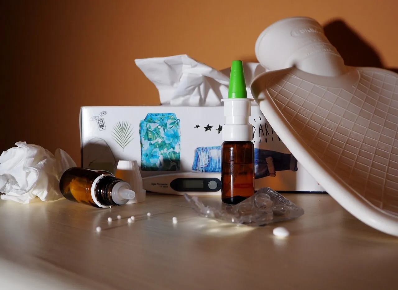 Thema Husten – Medikamente und Wärmflasche Thema Husten - Medikamente und Wärmflasche