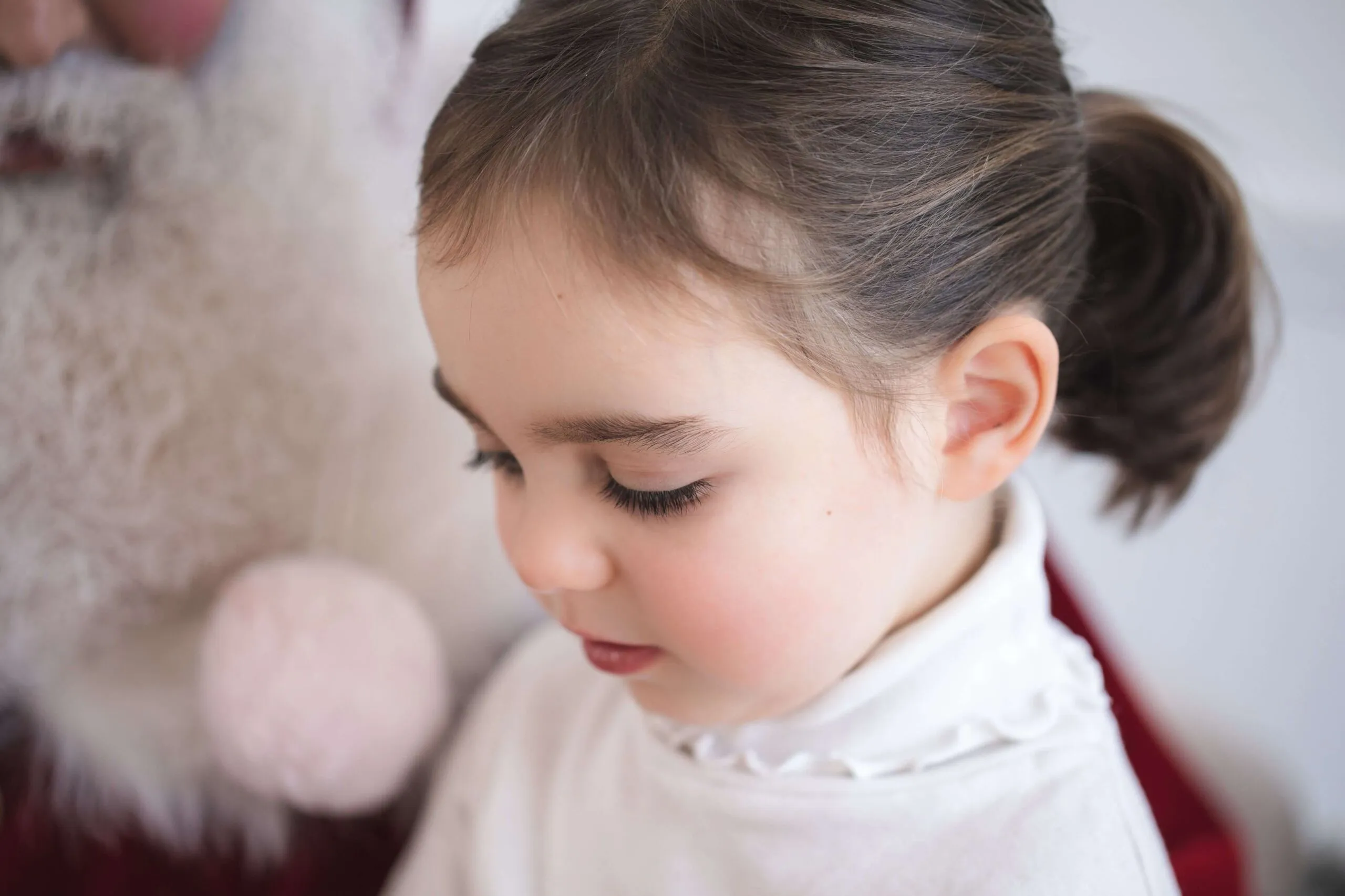 Thema Husten – kleines Mädchen Thema Husten - kleines Mädchen